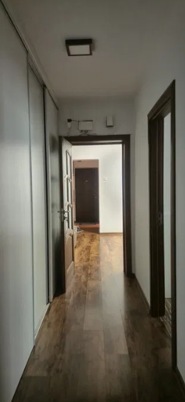 Apartament renovat 4 camere semidecomandat - Tomis Nord