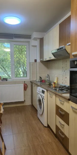 Apartament renovat 4 camere semidecomandat - Tomis Nord