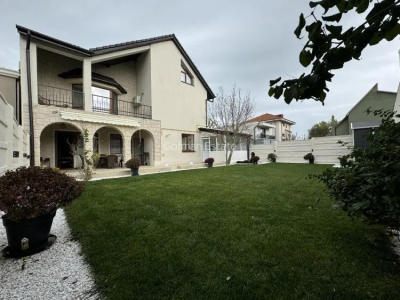 Vilă 306 m² cu teren 473 m² și vedere la lac – Ovidiu Sud