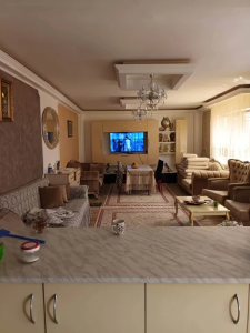 Vilă cu 6 camere, 200 mp, două curți, zona Casa de Cultură – Constanța