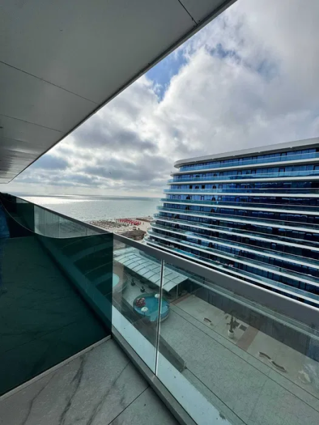 Studio 46,5 m² cu terasă și vedere la mare – White Titanic, Mamaia Nord