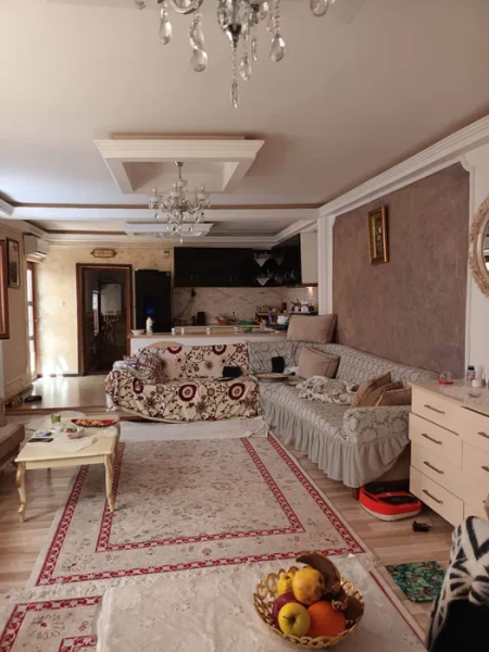 Vilă cu 6 camere, 200 mp, două curți, zona Casa de Cultură – Constanța